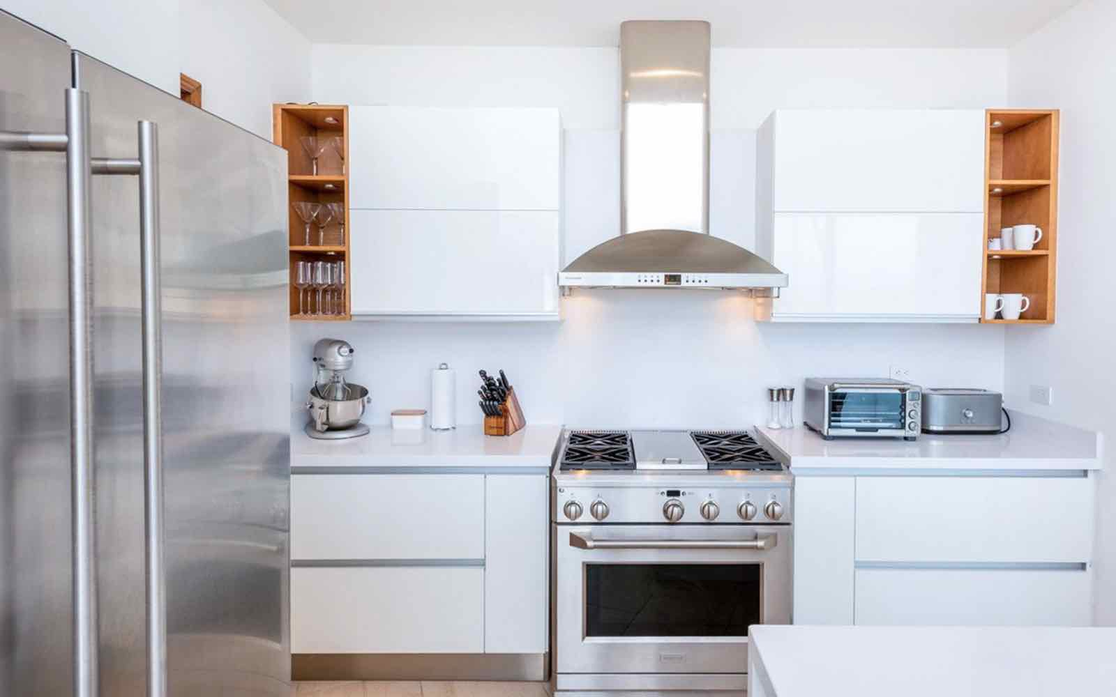 Caracara Home-Modern Kitchen