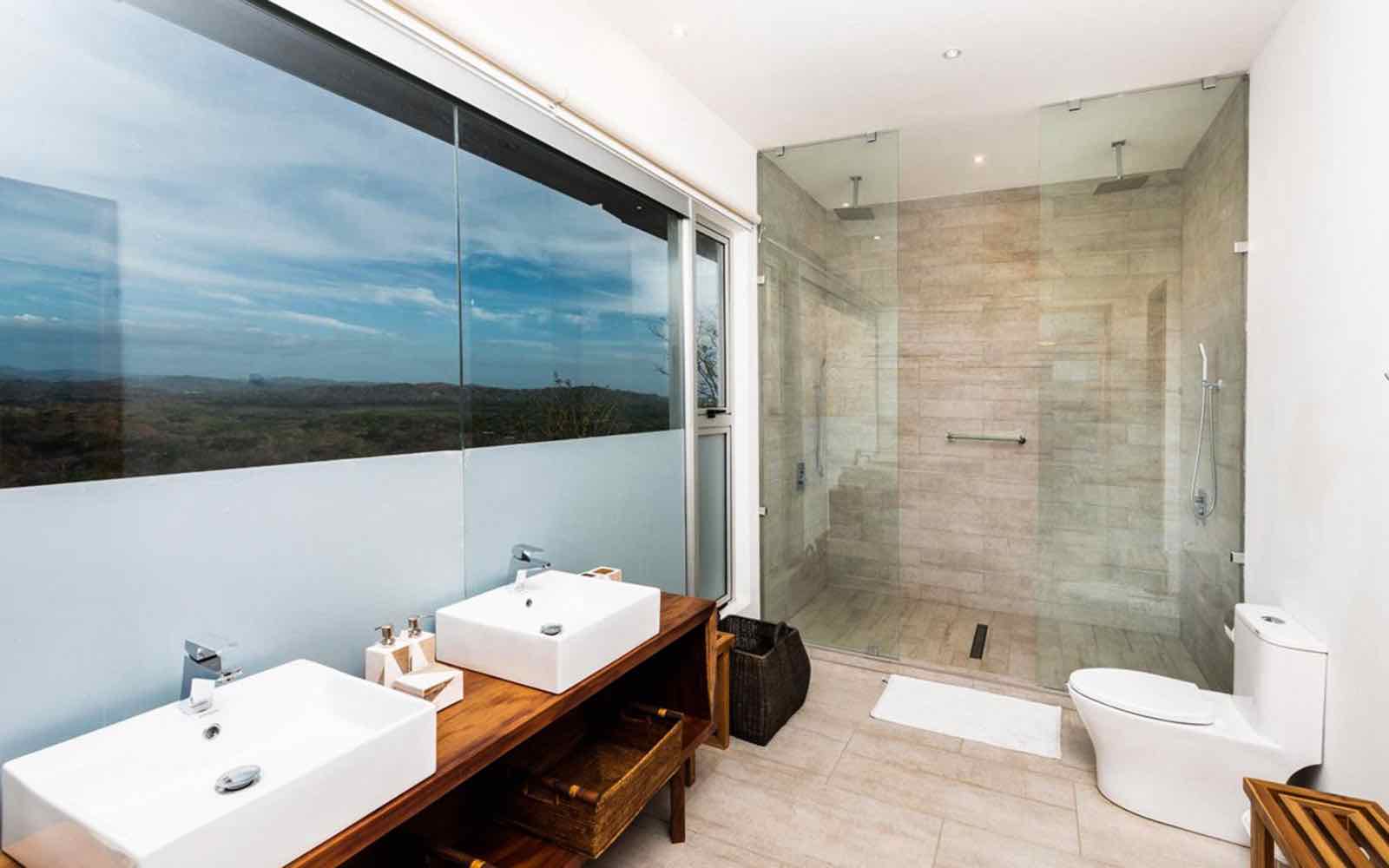 Caracara Home-Full Bathroom